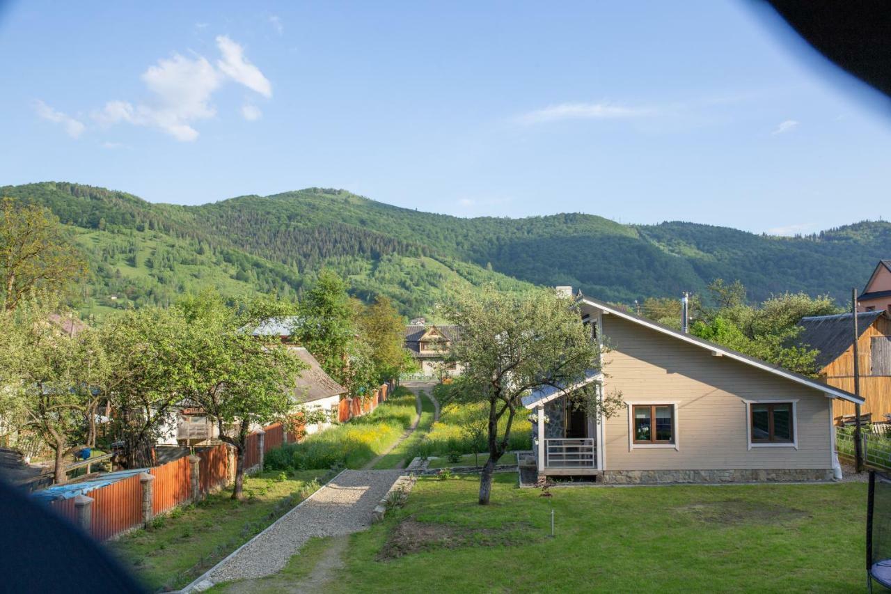 Lucy Hotel Yaremche Exterior photo